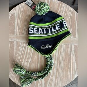 Official NFL Seattle Seahawks|Youth logo beanie with braided tassels•••NWT